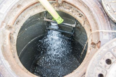 Baltmannsweiler: Kurioser Einsatz - ca. halber Meter Wasser im Neubau